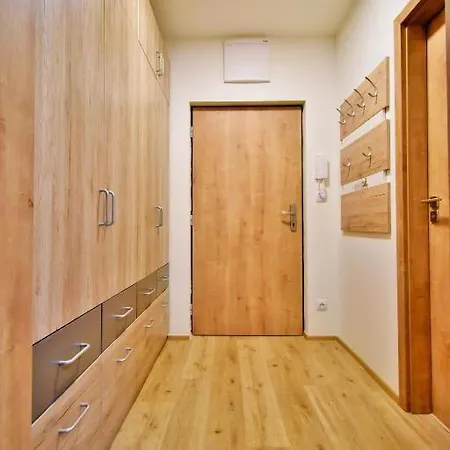 Moderni - By Alka, 1x Free Parking Apartment