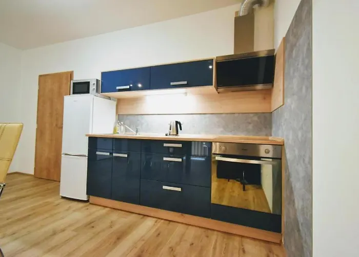 Lyzarske - By Alka, 1x Free Parking Apartment